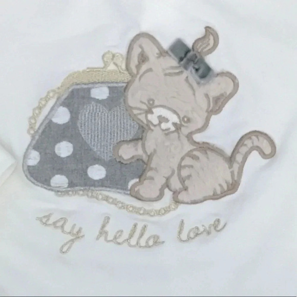 4/$20🥳 White Long Sleeve Fuzzy Cat  Shirt - Picture 2 of 3